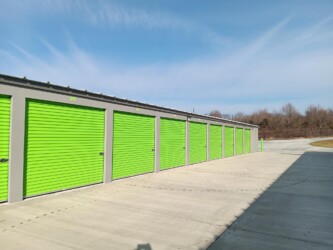 Large drive-up storage units in Campbellsville, KY at 3 Key Storage